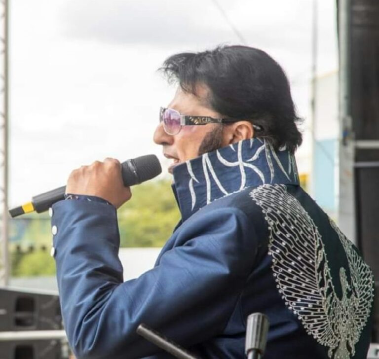 Indian Elvis performing
